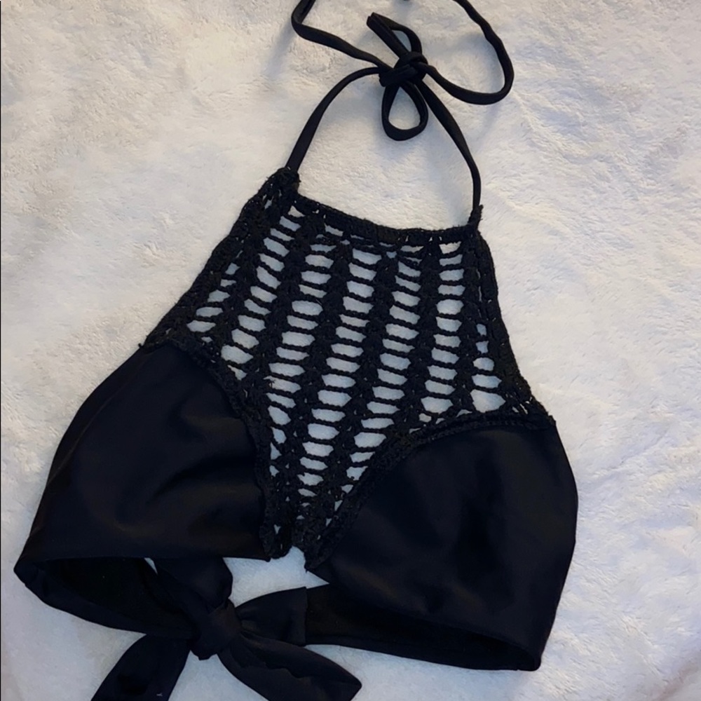 Black bikini top